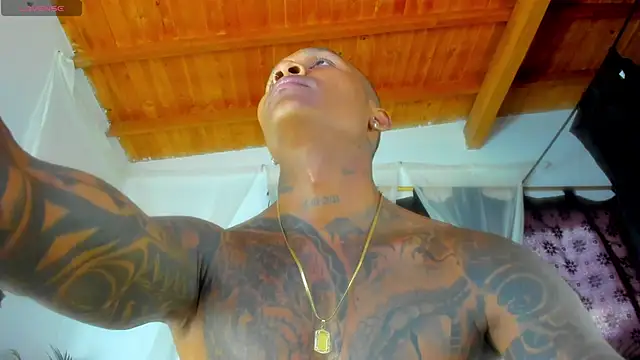 Snapshot of esteveen_ortegas_ chatting on 25, 11, 2025 esteveen ortegas online show from 25, 11, 2025