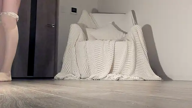 Lily 0000 online show from 12, 1, 2026