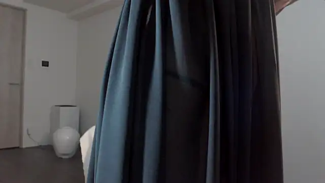 Lily 0000 online show from 20, 1, 2025