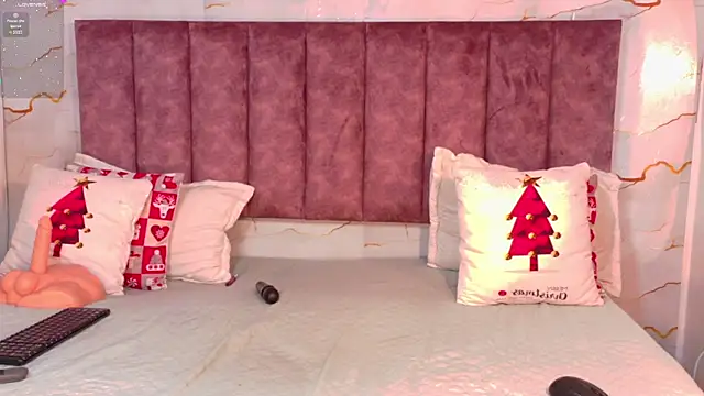 CheneellLorens online show from 15, 1, 2026