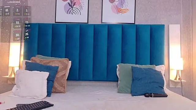 CheneellLorens online show from 21, 10, 2025