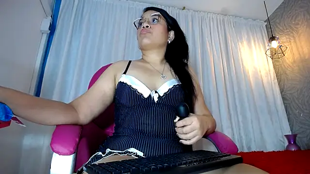 KEYRA-MILLER- online show from 10, 3, 2025