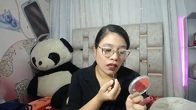 KEYRA-MILLER- online show from 3, 12, 2025