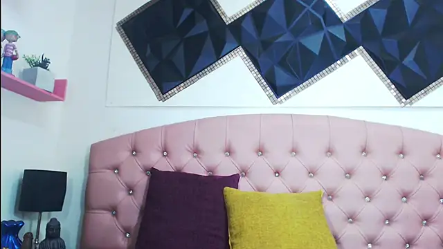 andrea safeira doll online show from 11, 11, 2025