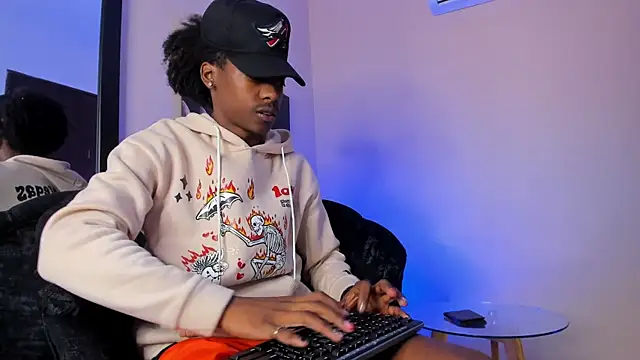 BRYXXXON1 online show from 7, 3, 2025