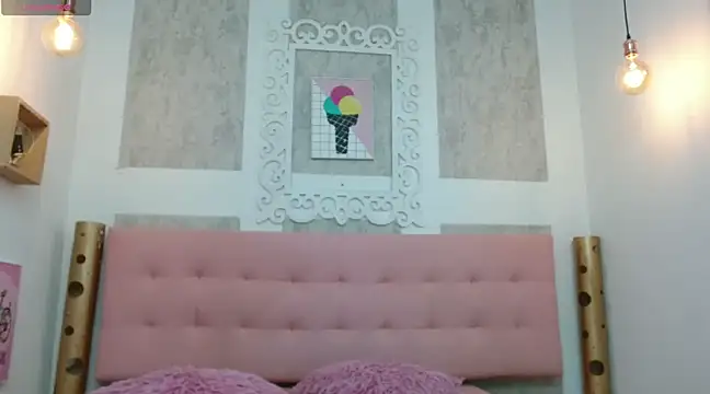 Cloeandtyfanny online show from 24, 2, 2025