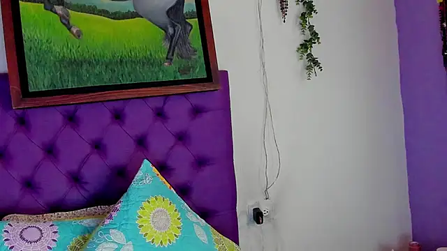 Cloeandtyfanny online show from 12, 6, 2026