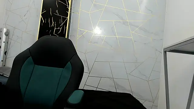 Cloeandtyfanny online show from 3, 11, 2025