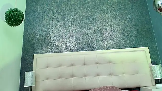 Cloeandtyfanny online show from 6, 3, 2026