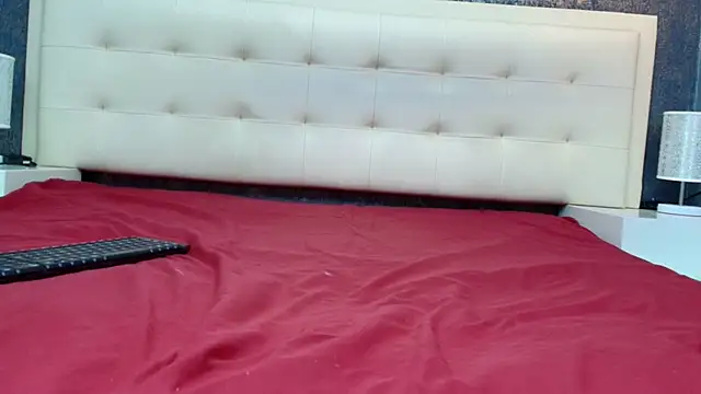 Cloeandtyfanny online show from 26, 3, 2026