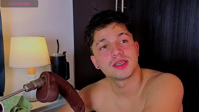 Snapshot of Issac_james_ chatting on 24, 7, 2026 Issac james online show from 24, 7, 2026