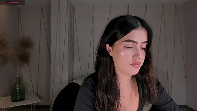 PaulinaSantos  online show from 4, 4, 2026