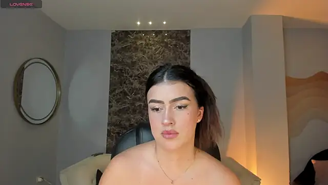 Snapshot of PaulinaSantos_ chatting on 27, 5, 2026 PaulinaSantos online show from 27, 5, 2026