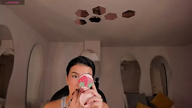 PaulinaSantos  online show from 2, 11, 2025