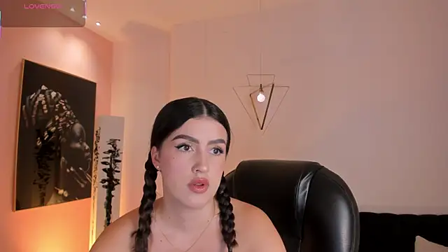 Snapshot of PaulinaSantos_ chatting on 10, 7, 2026 PaulinaSantos online show from 10, 7, 2026
