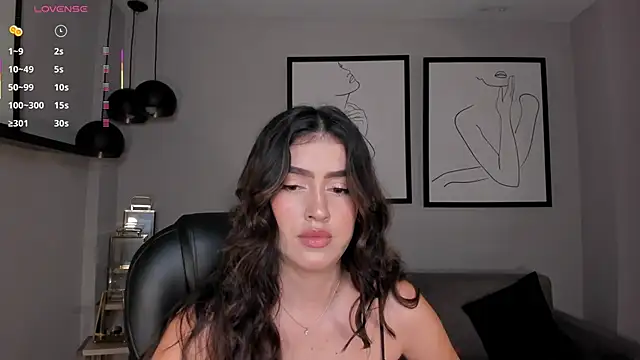 Snapshot of PaulinaSantos_ chatting on 4, 6, 2026 PaulinaSantos online show from 4, 6, 2026