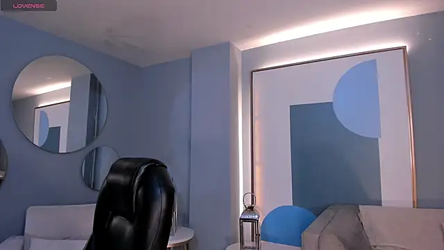 PaulinaSantos  online show from 14, 10, 2025