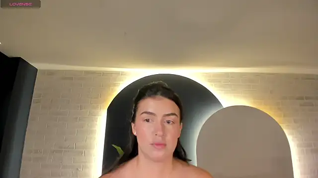 PaulinaSantos  online show from 19, 4, 2026