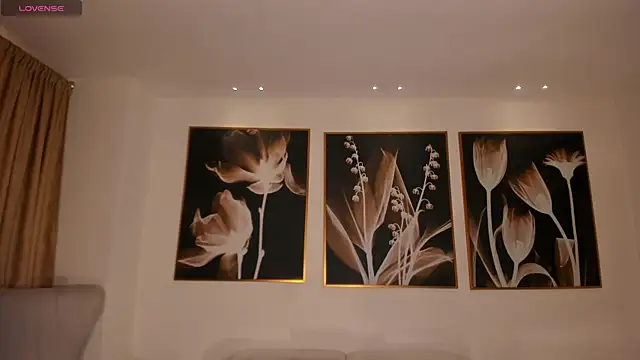 PaulinaSantos  online show from 22, 12, 2025