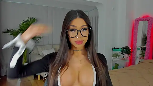 Snapshot of Fancy_Jenn chatting on 28, 2, 2025 Fancy Jenn online show from 28, 2, 2025