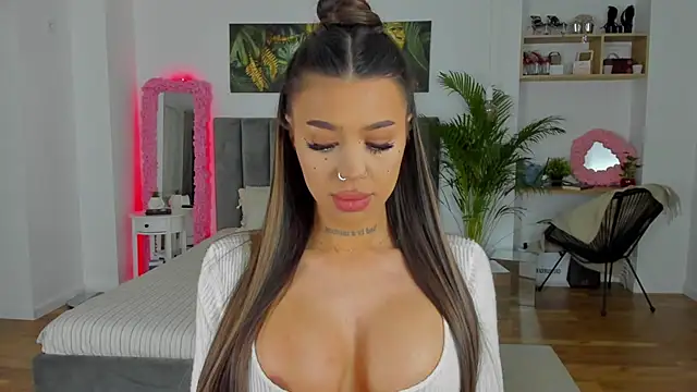 Snapshot of Fancy_Jenn chatting on 22, 2, 2025 Fancy Jenn online show from 22, 2, 2025