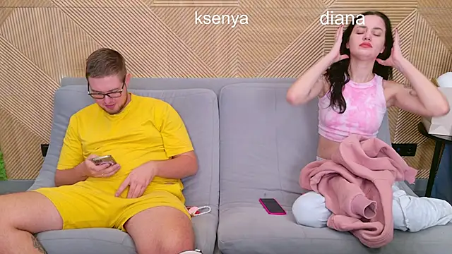 Snapshot of Ksenny chatting on 11, 11, 2025 Ksenny online show from 11, 11, 2025