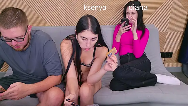 Snapshot of Ksenny chatting on 3, 12, 2025 Ksenny online show from 3, 12, 2025