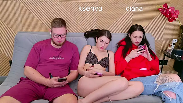 Ksenny online show from 6, 4, 2026