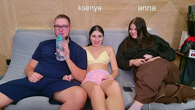 Snapshot of Ksenny chatting on 24, 10, 2025 Ksenny online show from 24, 10, 2025