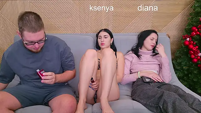 Snapshot of Ksenny chatting on 5, 12, 2025 Ksenny online show from 5, 12, 2025