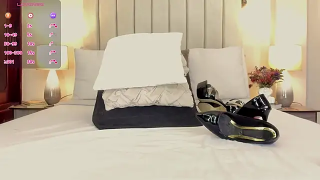 romina-brunette online show from 4, 3, 2026