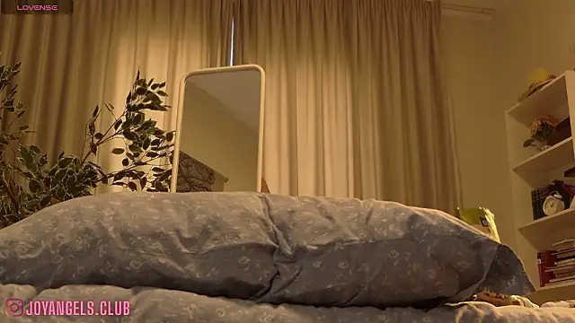 SophieCharm online show from 28, 3, 2026