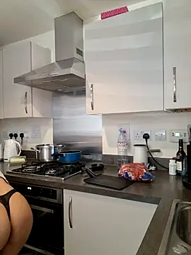 SweetMonicaUK online show from 3, 3, 2025