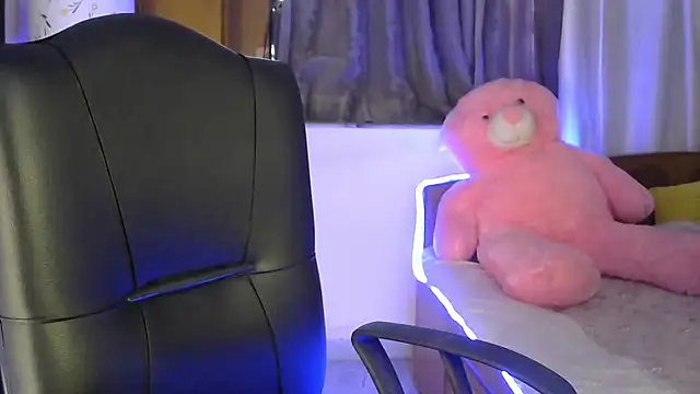 Black cat cutie online show from 9, 10, 2025