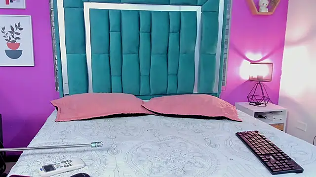 LORENSCOLLINS online show from 20, 2, 2026