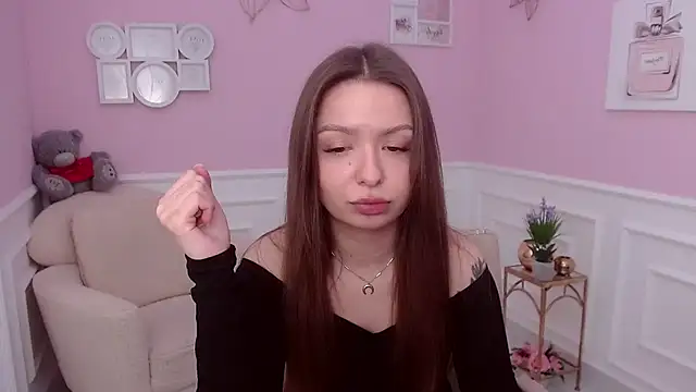 LucySkilar online show from 19, 12, 2024