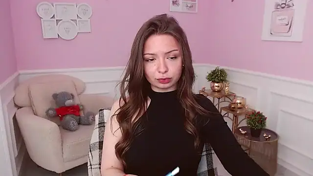 Snapshot of LucySkilar chatting on 7, 5, 2026 LucySkilar online show from 7, 5, 2026