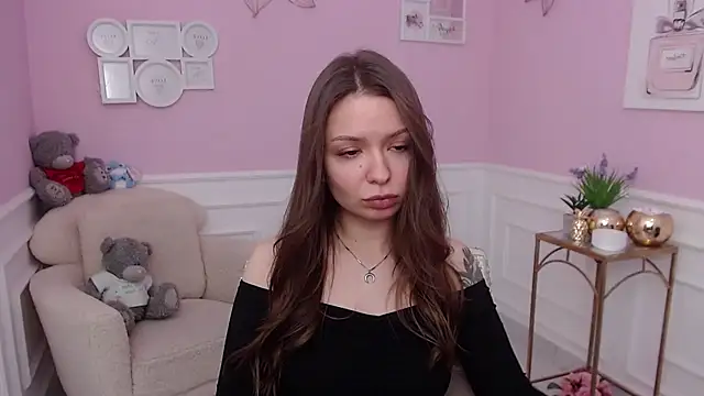 LucySkilar online show from 22, 12, 2025