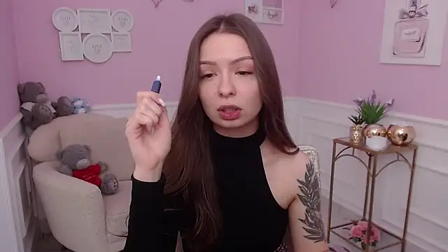 LucySkilar online show from 14, 11, 2025