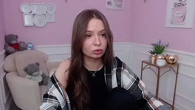 LucySkilar online show from 15, 12, 2025