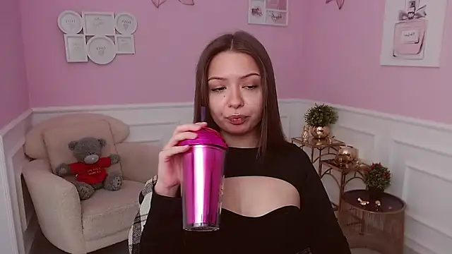 Snapshot of LucySkilar chatting on 16, 7, 2026 LucySkilar online show from 16, 7, 2026