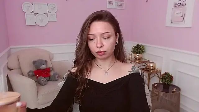 Snapshot of LucySkilar chatting on 19, 5, 2026 LucySkilar online show from 19, 5, 2026
