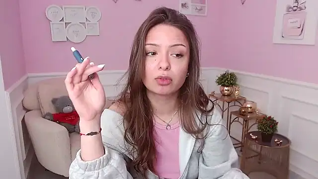 Snapshot of LucySkilar chatting on 3, 5, 2026 LucySkilar online show from 3, 5, 2026