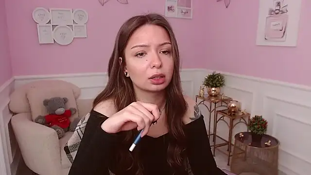 Snapshot of LucySkilar chatting on 2, 6, 2026 LucySkilar online show from 2, 6, 2026