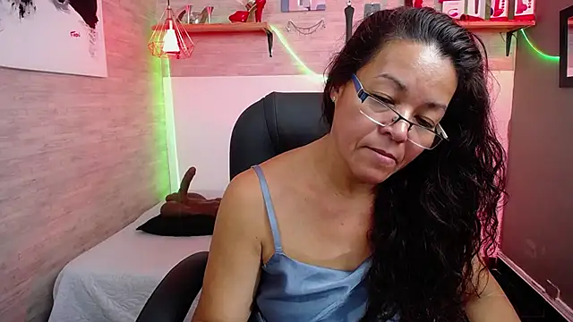 MaturePure online show from 4, 11, 2025