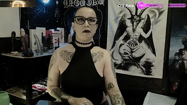 Snapshot of Evil_Queen_666 chatting on 19, 10, 2025 Evil Queen 666 online show from 19, 10, 2025