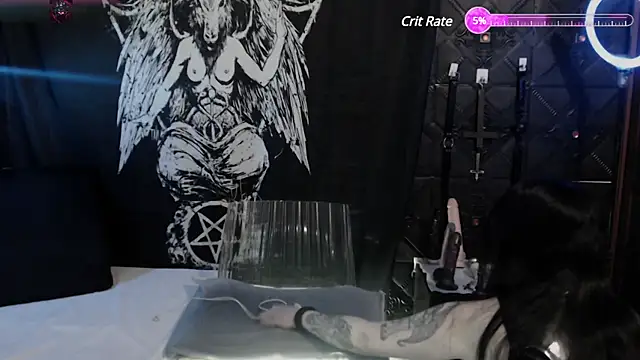 Snapshot of Evil_Queen_666 chatting on 15, 2, 2025 Evil Queen 666 online show from 15, 2, 2025