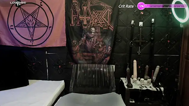 Snapshot of Evil_Queen_666 chatting on 18, 3, 2025 Evil Queen 666 online show from 18, 3, 2025