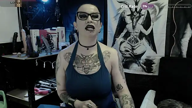 Evil Queen 666 online show from 18, 12, 2025