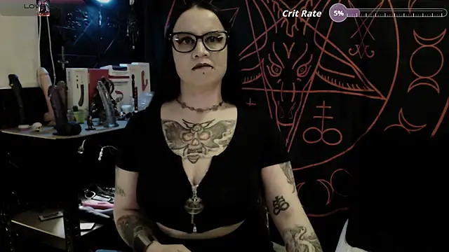 Evil Queen 666 online show from 28, 4, 2026